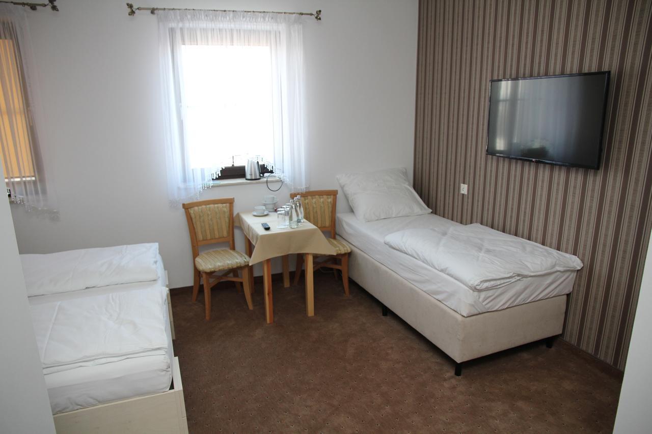 Hotel Gosciniec Pod Mlynem Inowrocław Exterior foto